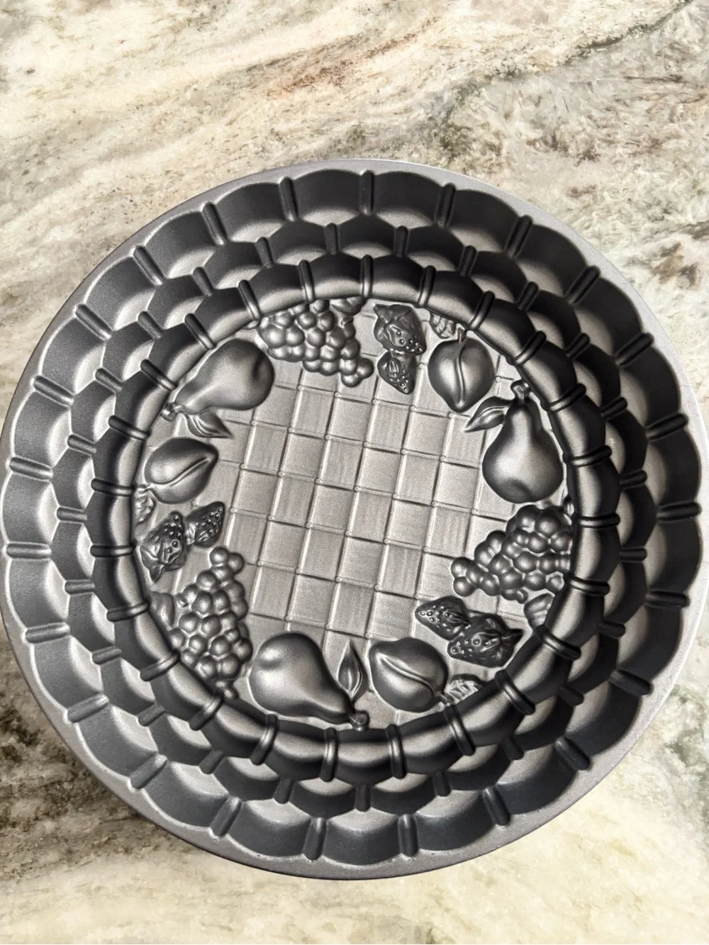 Nordic Ware MariAnne Pan 10” fruit lattice tiered cake pan
